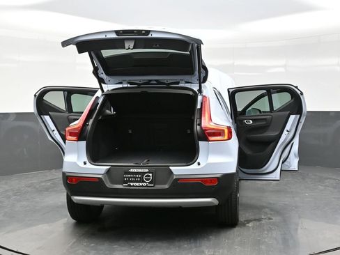Used 2025 Volvo XC40 B5 Plus AWD/4WD image 42