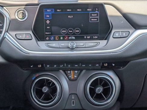 Used 2021 Chevrolet Blazer LT FWD image 17