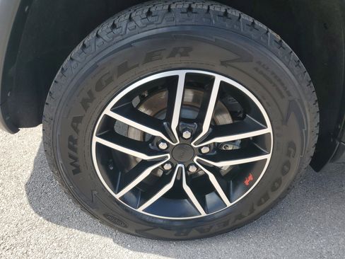 Used 2021 Jeep Grand Cherokee Trailhawk image 33