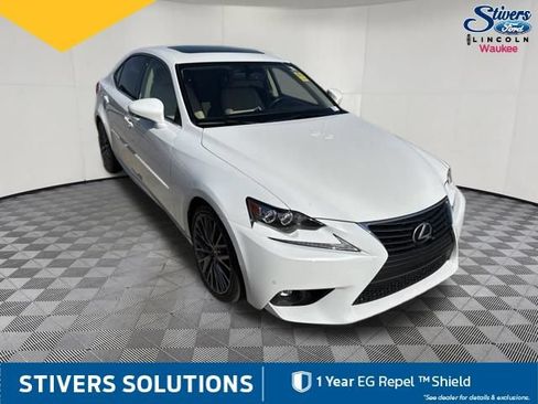 Used 2015 Lexus IS 250 w/ Navigation System Package RWD image 3