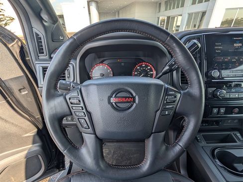 Used 2020 Nissan Titan PRO-4X w/ Pro-4x Convenience Package image 8