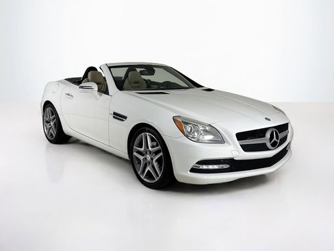Used 2015 Mercedes-Benz SLK 250 image 24