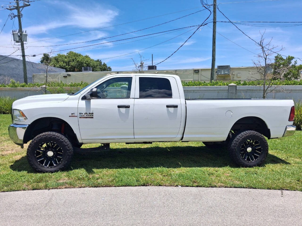 Used 2017 RAM 2500 Tradesman w/ Chrome Appearance Group AWD/4WD image 1