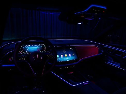 Used 2025 Mercedes-Benz E 450 4MATIC Sedan image 27