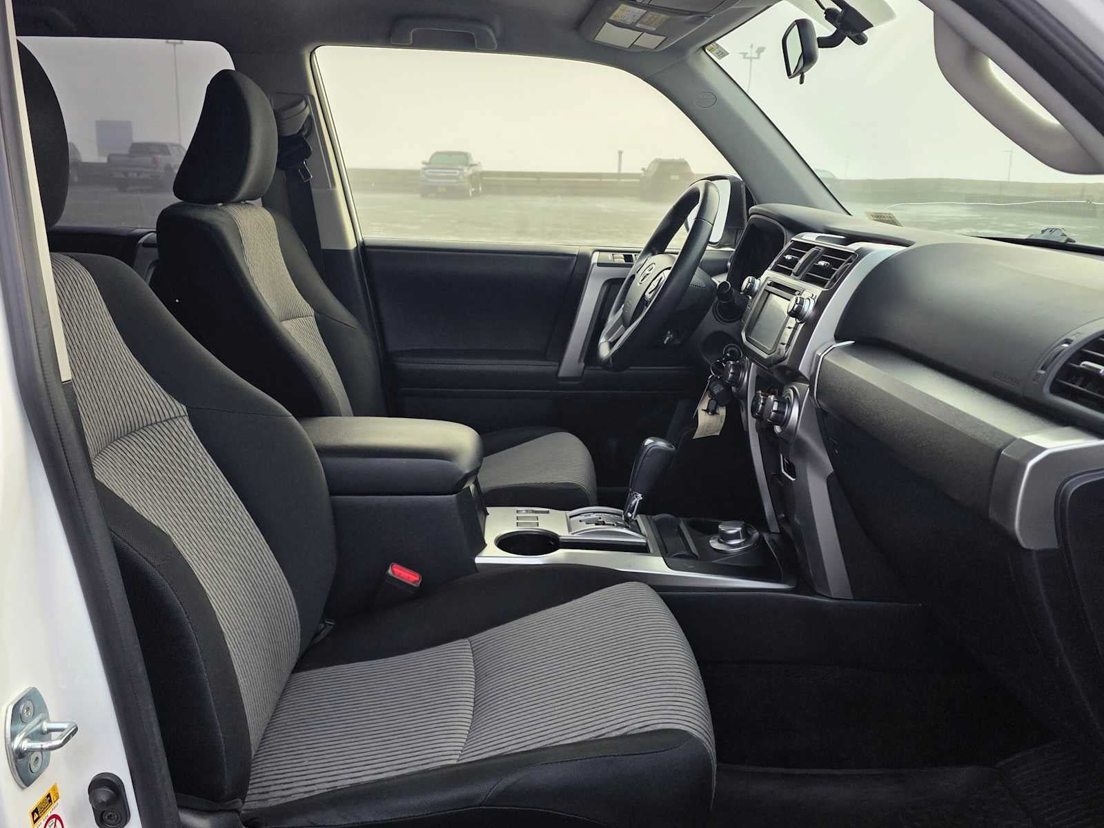 Used 2018 Toyota 4Runner SR5 AWD/4WD image 11