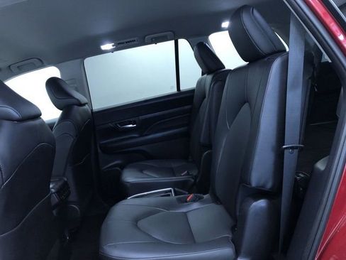 Certified 2025 Toyota Grand Highlander AWD image 20