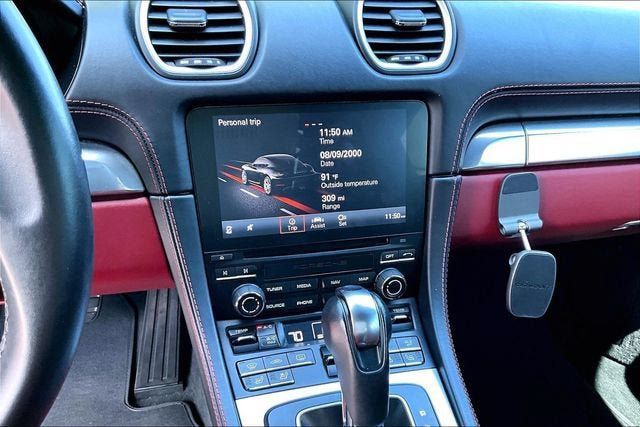 Used 2021 Porsche 718 Cayman RWD image 6