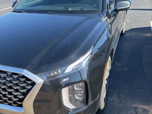 Used 2022 Hyundai Palisade Calligraphy w/ Winter Package image 2