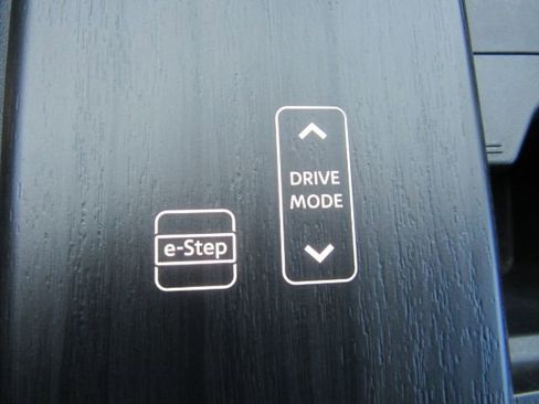 Used 2023 Nissan Ariya FWD image 46