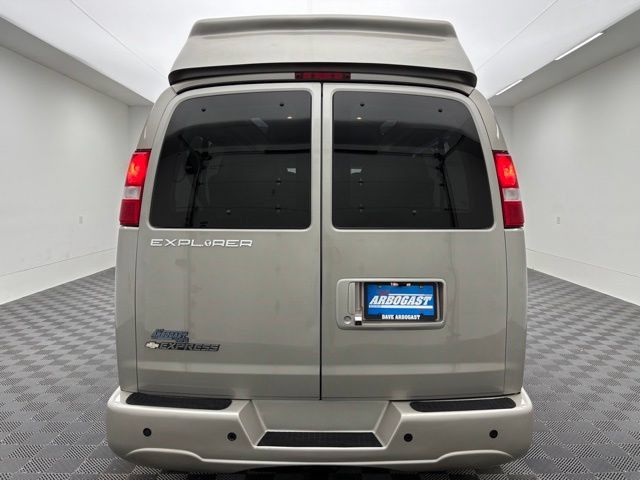 Used 2022 Chevrolet Express 2500 Extended w/ Enhanced Convenience Package RWD image 9