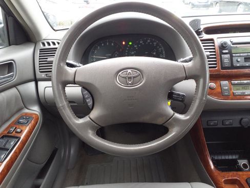 Used 2003 Toyota Camry XLE image 3