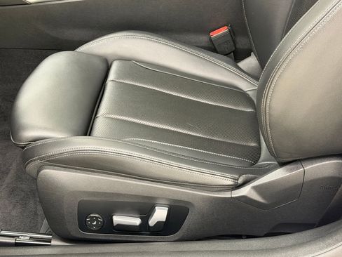 Used 2022 BMW 430i Coupe w/ Convenience Package image 12