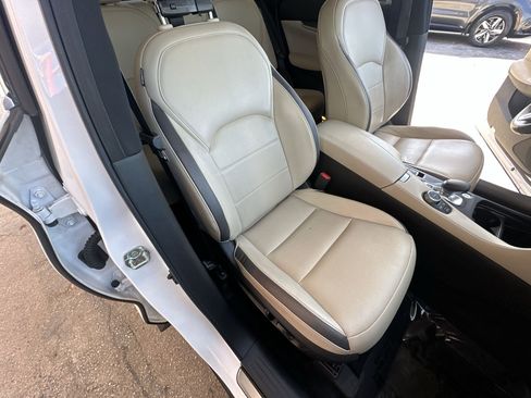 Used 2022 INFINITI QX50 Luxe image 28