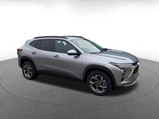 Used 2025 Chevrolet Trax LT FWD video 2