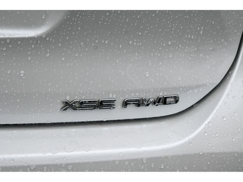 Used 2024 Toyota Highlander XSE image 11