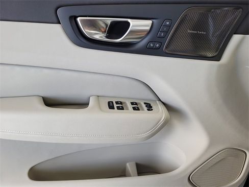 New 2026 Volvo XC60 B5 Ultra w/ Protection Package Premier image 21