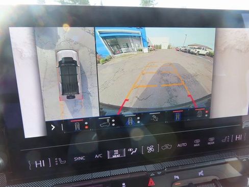 Used 2024 GMC Hummer EV 2X image 32