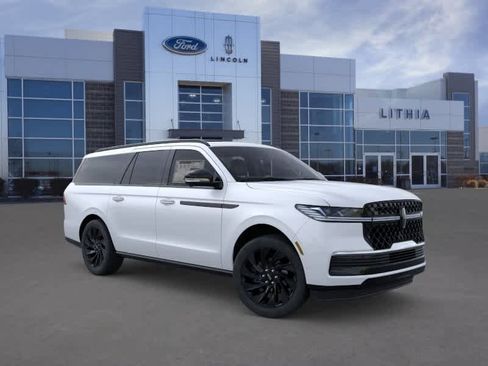New 2026 Lincoln Navigator L Reserve AWD/4WD image 7