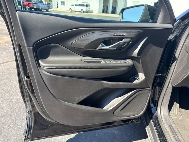 Used 2024 GMC Terrain SLT AWD/4WD image 12