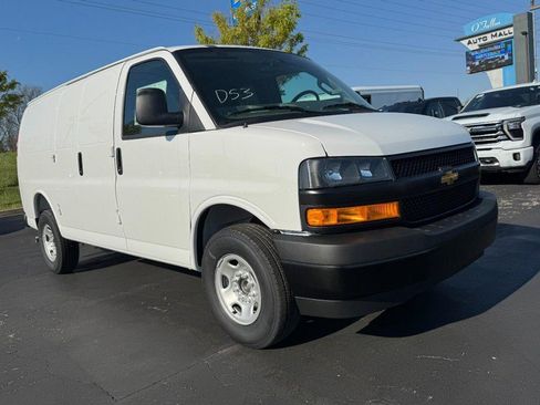 New 2026 Chevrolet Express 2500 image 2