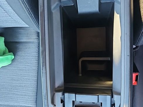 Used 2023 Nissan Rogue SV image 25