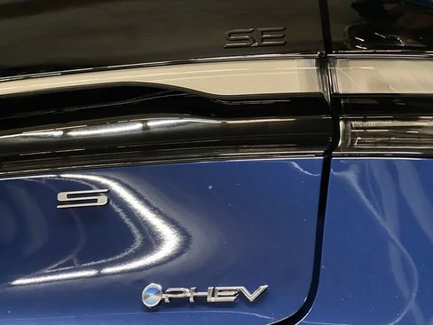 New 2026 Toyota Prius Plug-In Hybrid image 7