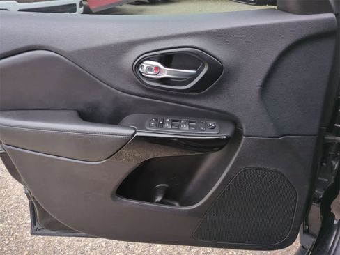 Certified 2020 Jeep Cherokee Latitude Plus image 29