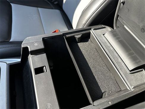 Certified 2022 Ford Explorer XLT w/ Equipment Group 202A image 26