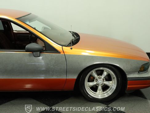 Used 1992 Oldsmobile Custom Cruiser RWD image 29