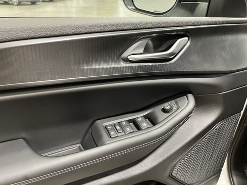 Certified 2025 Jeep Grand Cherokee Laredo w/ Luxury Tech Group I image 23