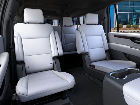 New 2025 Chevrolet Suburban Premier image 52