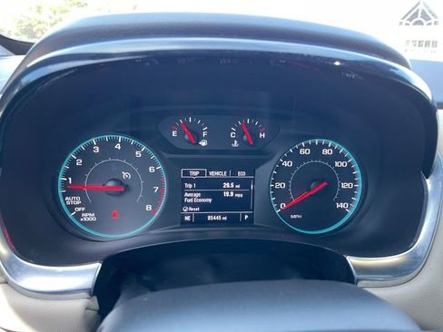 Used 2022 Chevrolet Traverse LS FWD image 23