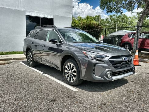 Used 2025 Subaru Outback Limited AWD/4WD image 11