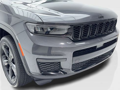 Used 2023 Jeep Grand Cherokee L Laredo AWD/4WD image 3
