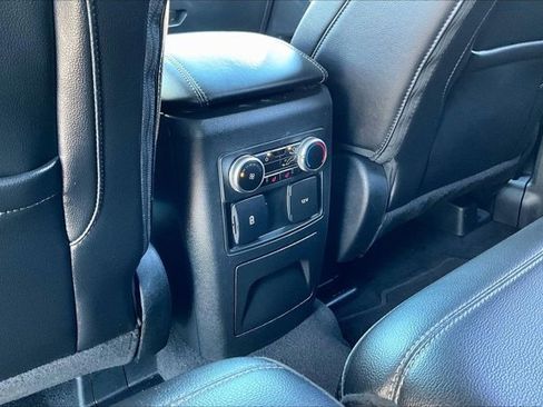 Used 2023 Ford Explorer Limited image 10