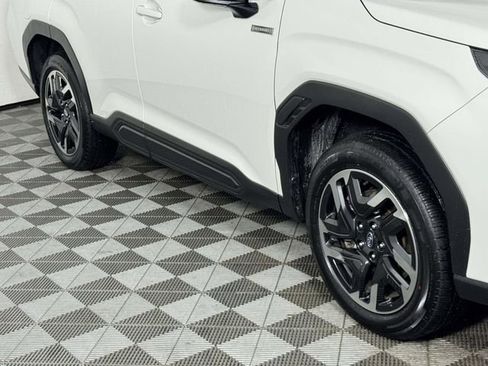 Certified 2025 Subaru Forester Premium AWD/4WD image 11