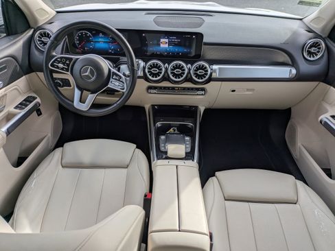 Used 2021 Mercedes-Benz GLB 250 image 2