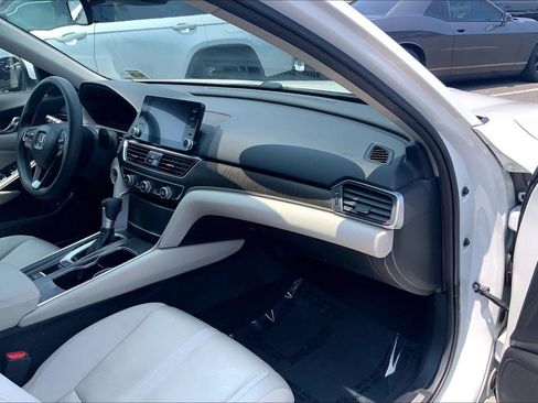 Used 2020 Honda Accord EX image 12