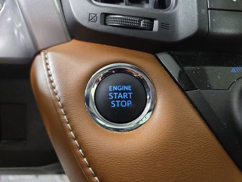 Used 2018 Toyota RAV4 Limited w/ Protection Package FWD image 25