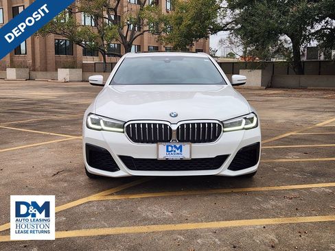 Used 2023 BMW 540i w/ M Sport Package image 2