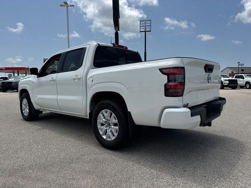 Used 2024 Nissan Frontier SV w/ SV Convenience Package RWD image 4