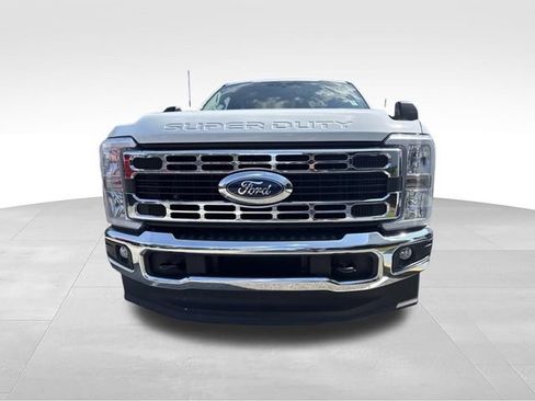 Used 2026 Ford F250 XLT AWD/4WD image 2