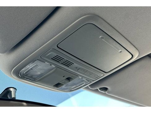 Used 2018 Honda Pilot EX image 25