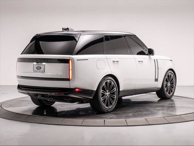 Used 2024 Land Rover Range Rover SE AWD/4WD image 5