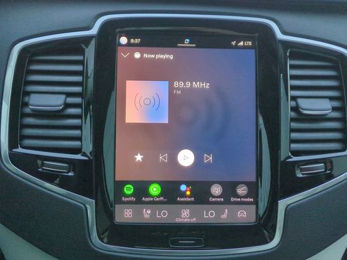 Used 2023 Volvo XC90 B6 Plus image 23