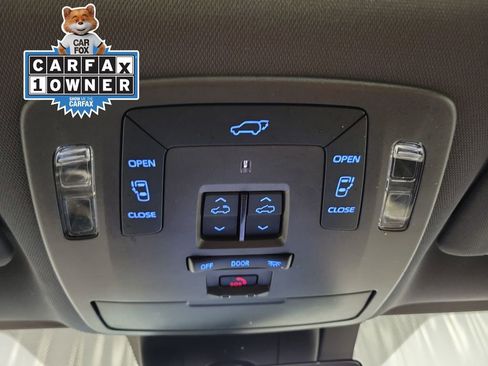 Used 2024 Toyota Sienna Platinum image 22
