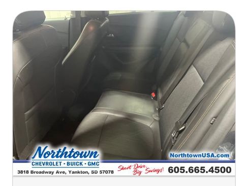Used 2022 Chevrolet Trax LT w/ LT Convenience Package AWD/4WD image 30