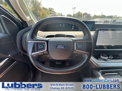 Used 2025 Ford Expedition Platinum AWD/4WD image 14
