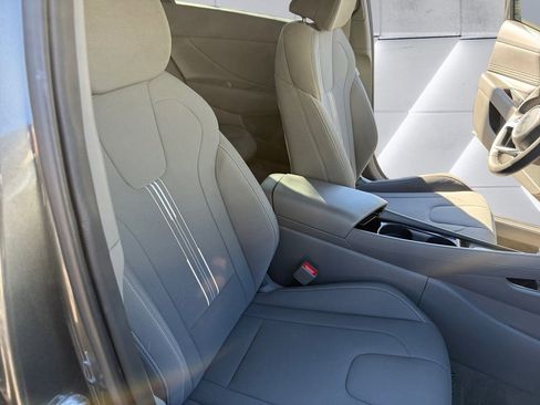 Used 2025 Hyundai Elantra SEL w/ Cargo Package image 14