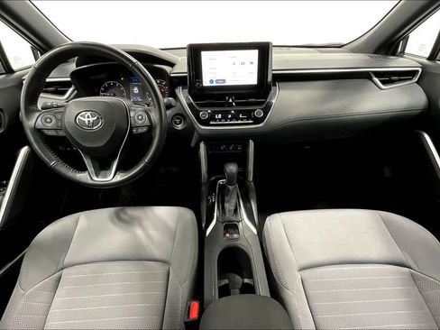 Used 2023 Toyota Corolla Cross SE image 18